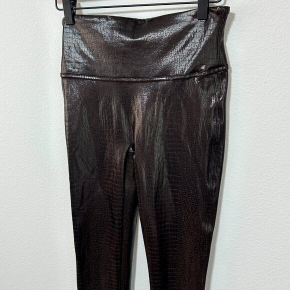 SPANX Faux Leather Croc Leggings Size M - Picture 3 of 11